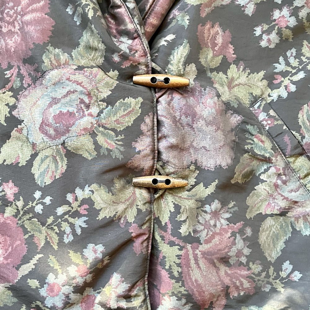 VTG Bill Blass Floral Down Puffer w/ Toggles - Picture 6 of 12